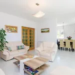 Three-bedroom In Дом отдыха