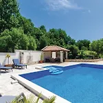 Σπίτι διακοπών Three-bedroom In Orasac