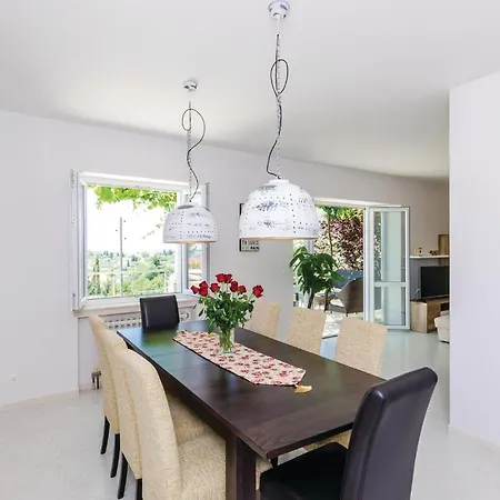 Three-bedroom In Nyaraló *