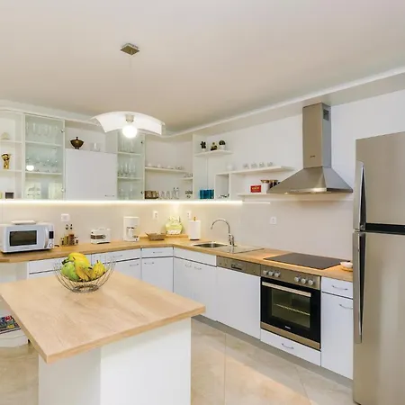 Three-bedroom In * Orašac