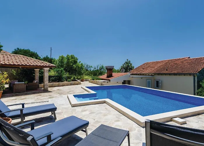 Semesterbostad Three-bedroom In Orašac