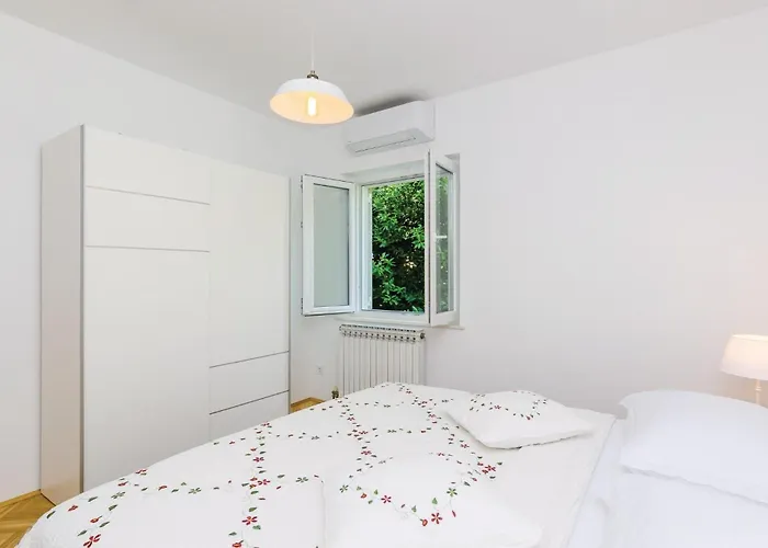 Three-bedroom In Semesterbostad